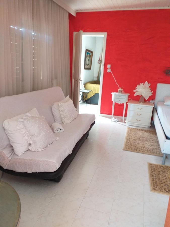 Roulas Cozy Apartments Artémida Eksteriør bilde
